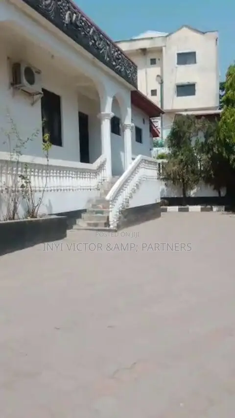 5bdrm Duplex in Maitama for sale