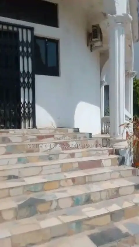 5bdrm Duplex in Maitama for sale
