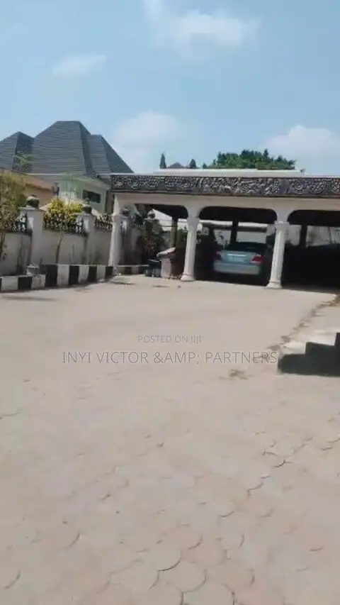 5bdrm Duplex in Maitama for sale