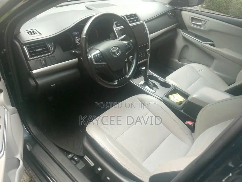 Toyota Camry SE 4dr Sedan (2.5L 4cyl 6A) 2016 Gray