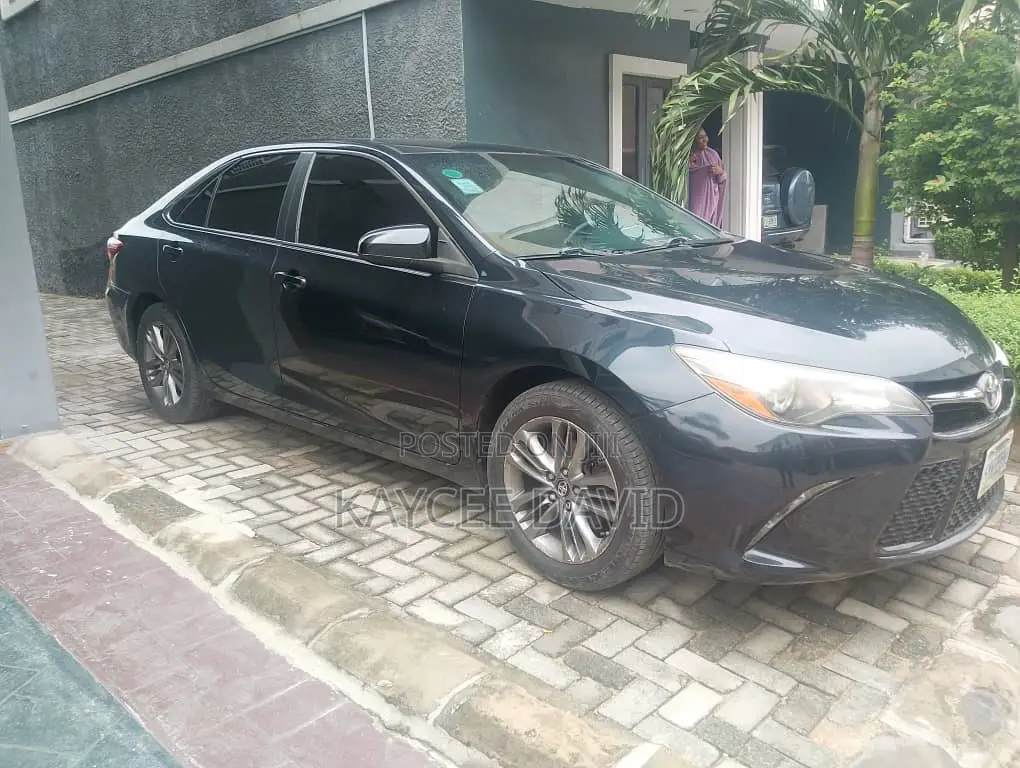 Toyota Camry SE 4dr Sedan (2.5L 4cyl 6A) 2016 Gray