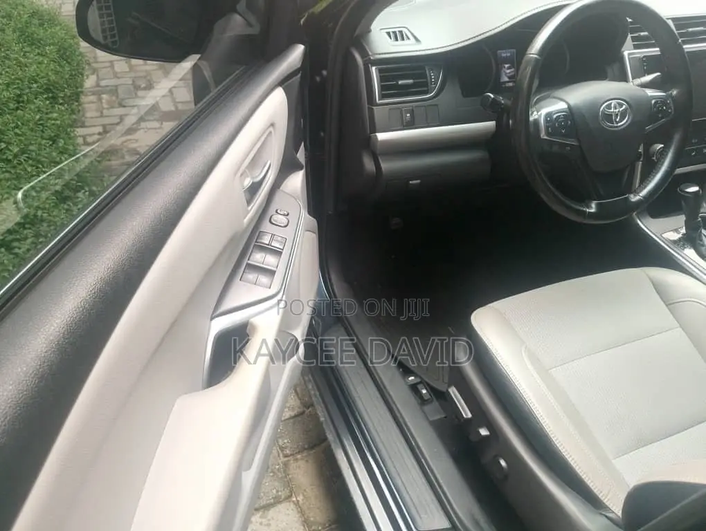 Toyota Camry SE 4dr Sedan (2.5L 4cyl 6A) 2016 Gray