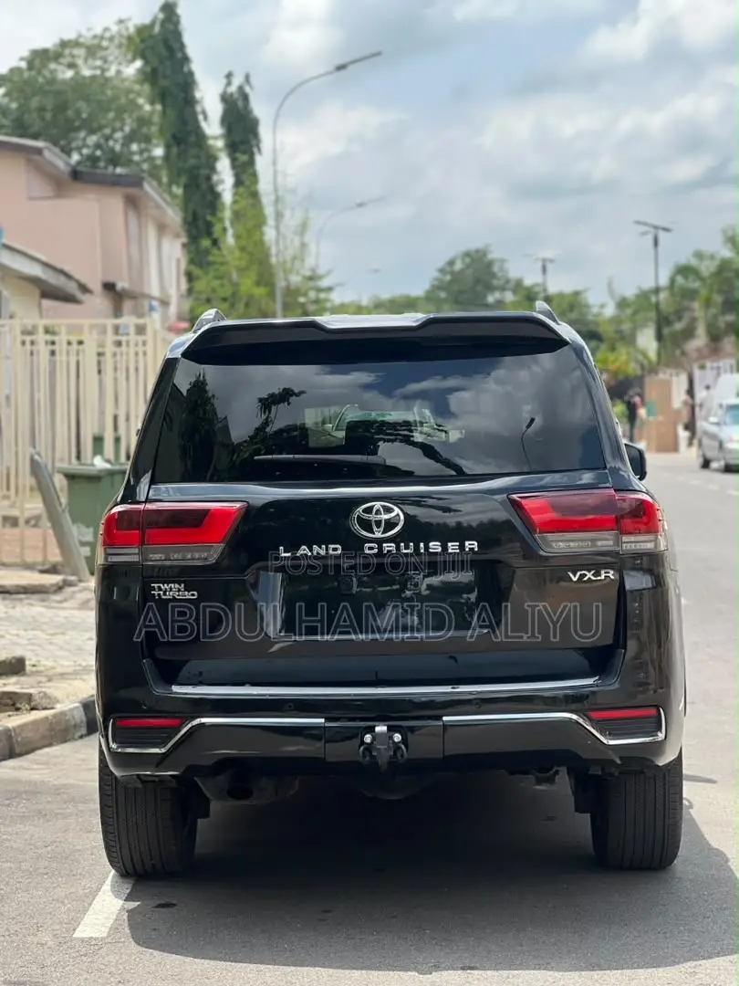 Toyota Land Cruiser 2024 Black
