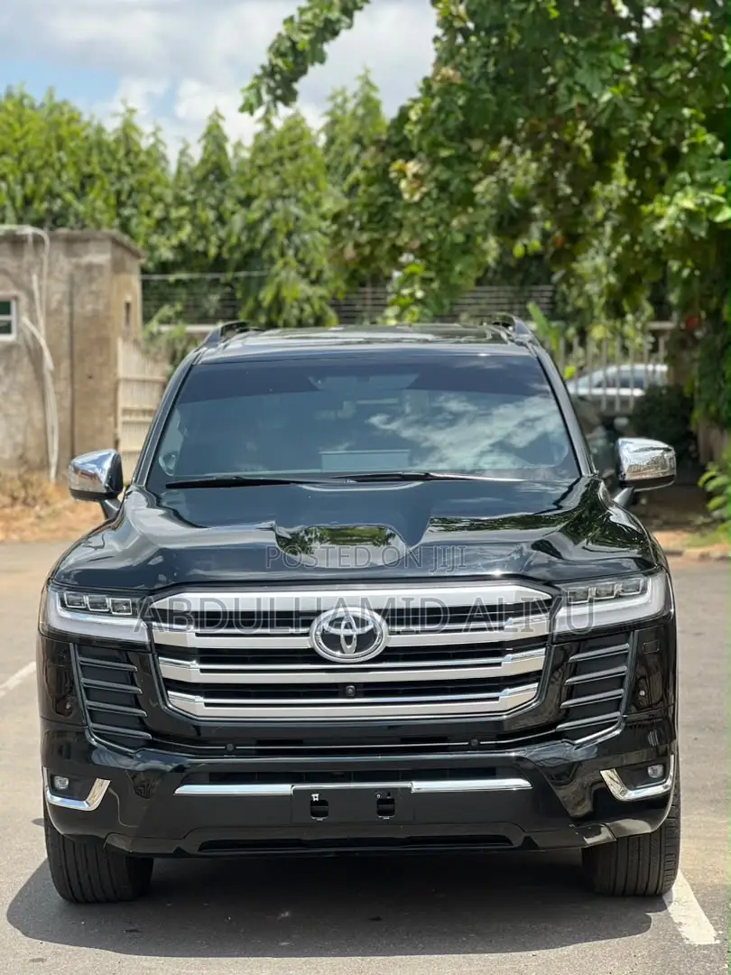 Toyota Land Cruiser 2024 Black