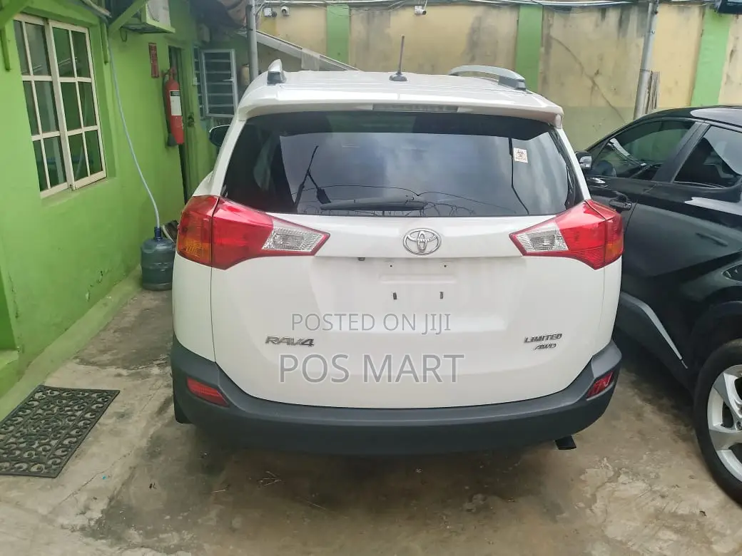 Toyota RAV4 Limited 4dr SUV AWD (2.5L 4cyl 6A) 2015 White