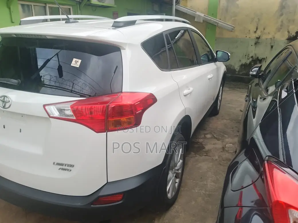 Toyota RAV4 Limited 4dr SUV AWD (2.5L 4cyl 6A) 2015 White