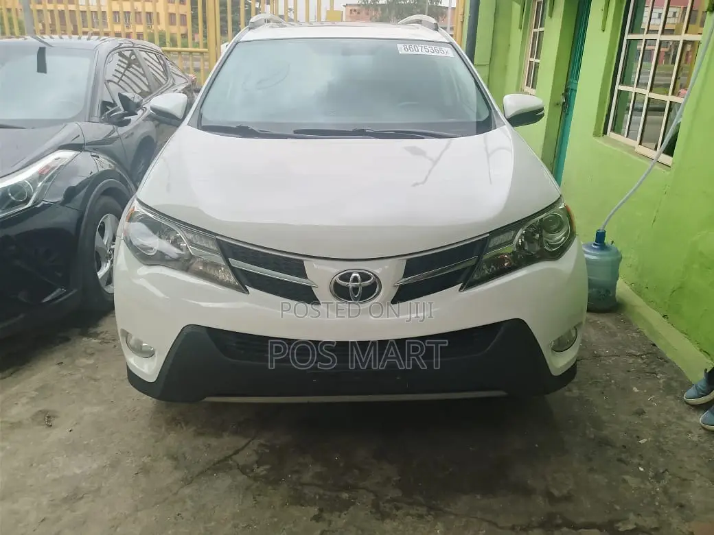 Toyota RAV4 Limited 4dr SUV AWD (2.5L 4cyl 6A) 2015 White