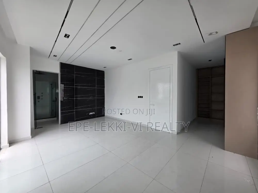 5bdrm Duplex in Lekki for rent