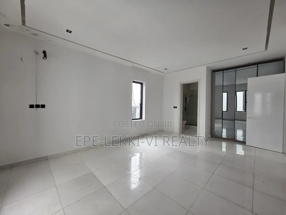 5bdrm Duplex in Lekki for rent