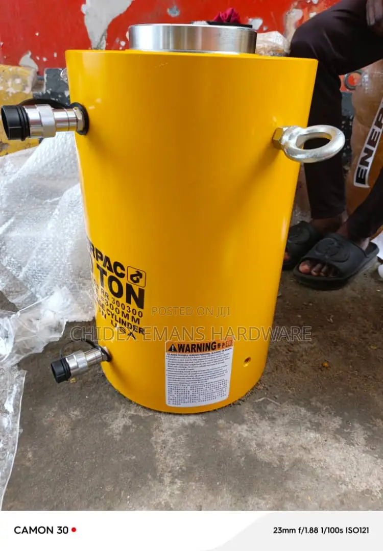 Enerpac RR-300300 Double-Acting Hydraulic Cylinder 300-Ton Capacity