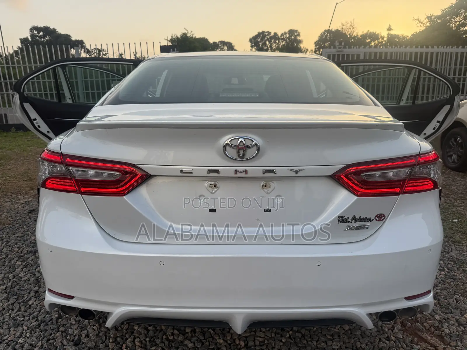 Toyota Camry XSE FWD (2.5L 4cyl 8AM) 2018 White