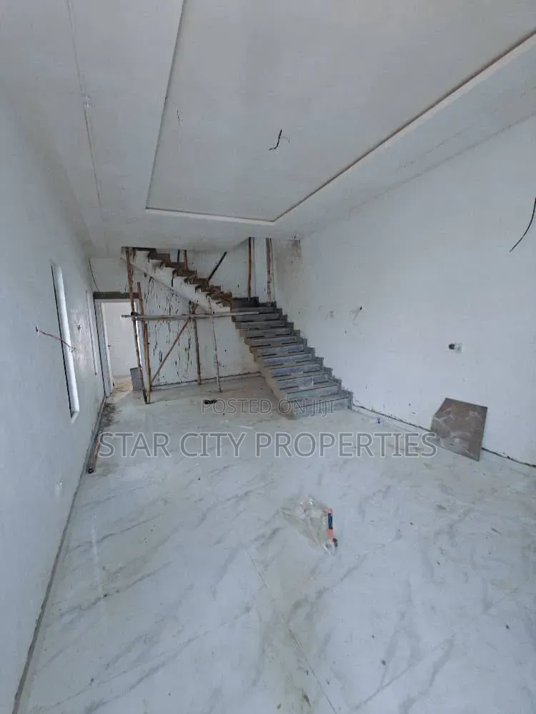 5bdrm Duplex in Greenfield, Isheri North for rent