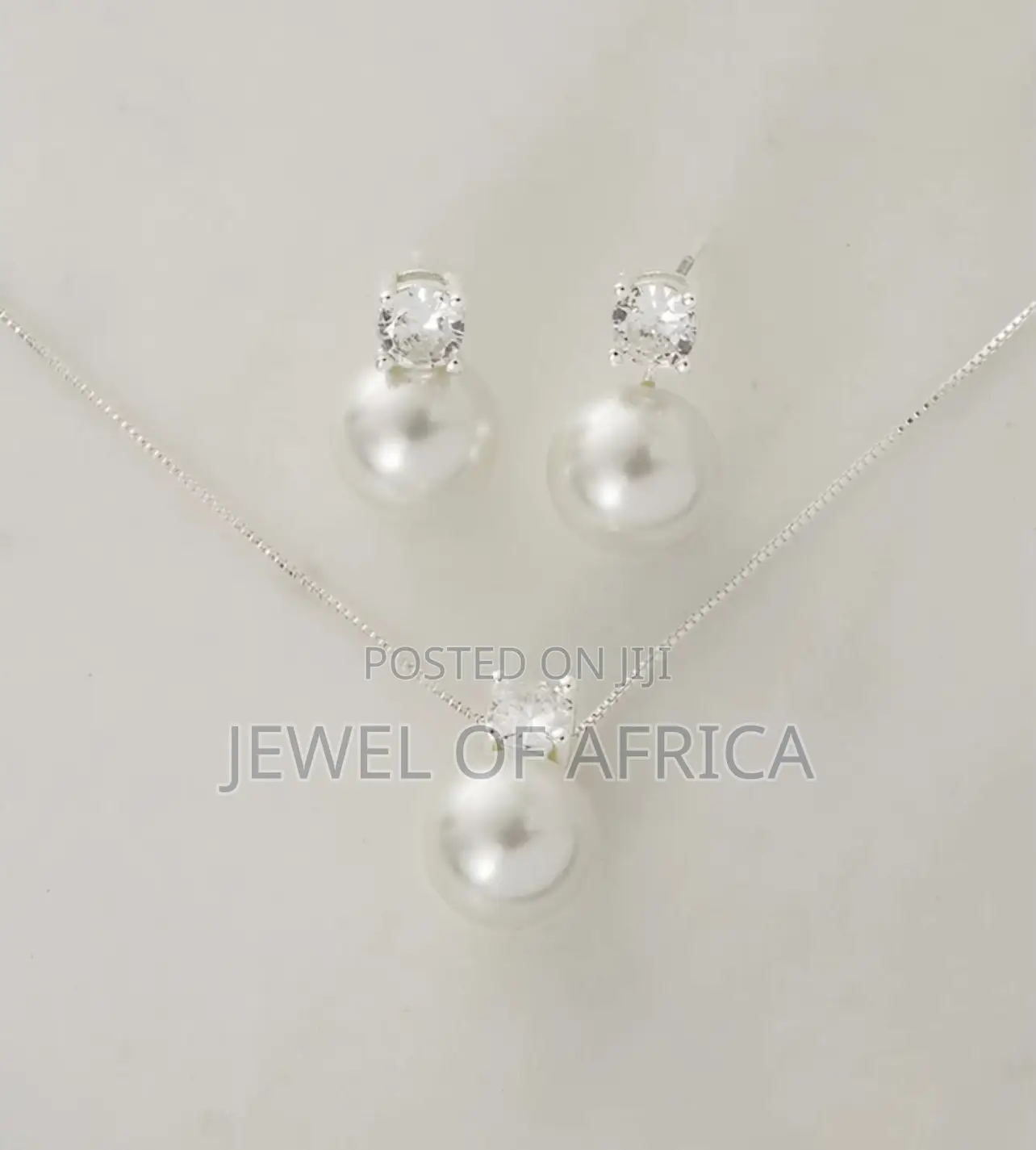 Pearl and Zirconia Jewellery Set