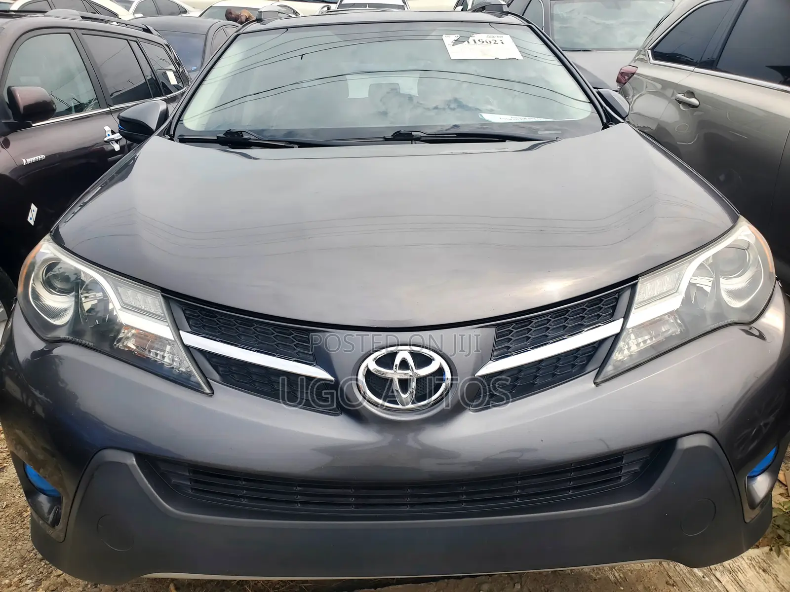 Toyota RAV4 XLE AWD (2.5L 4cyl 6A) 2013