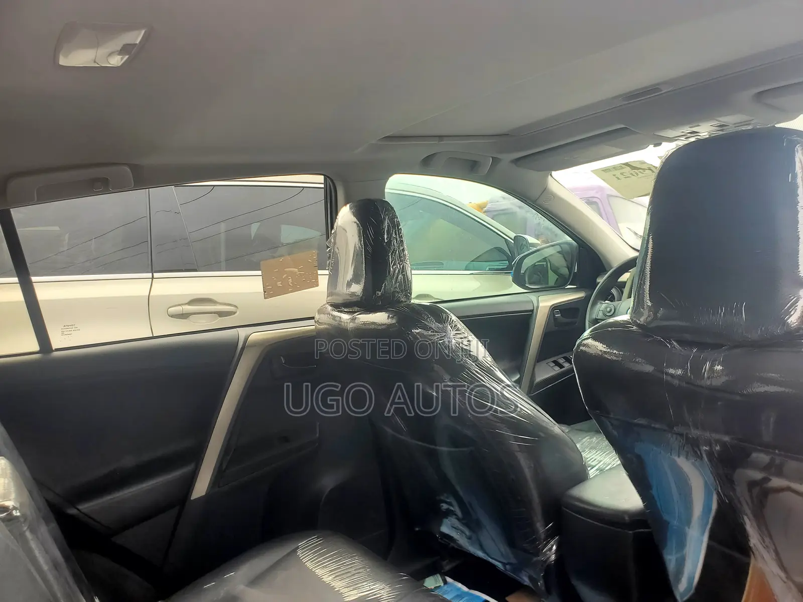 Toyota RAV4 XLE AWD (2.5L 4cyl 6A) 2013