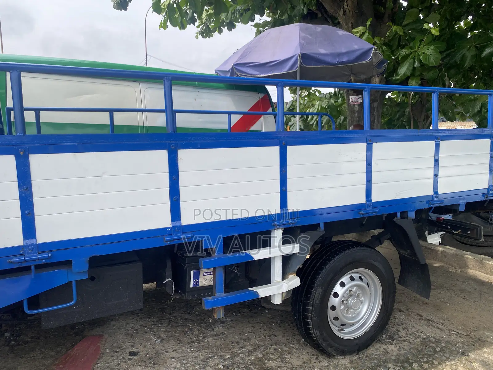 Mitsubishi Big Bucket