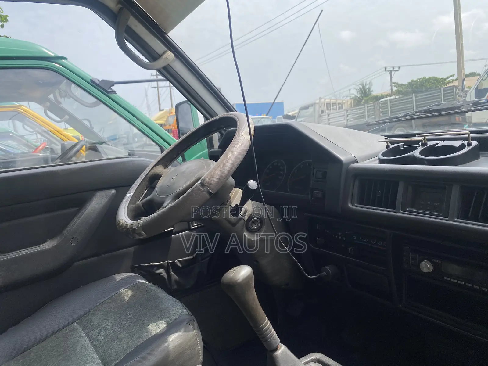 Mitsubishi L300 2010 Silver