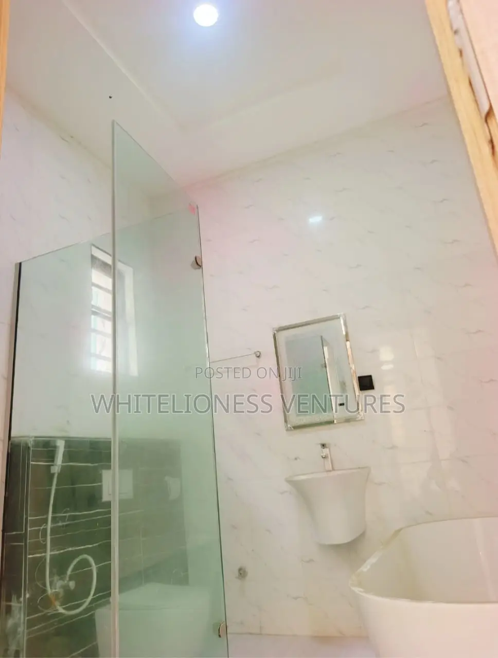4bdrm Duplex in Ikota for sale