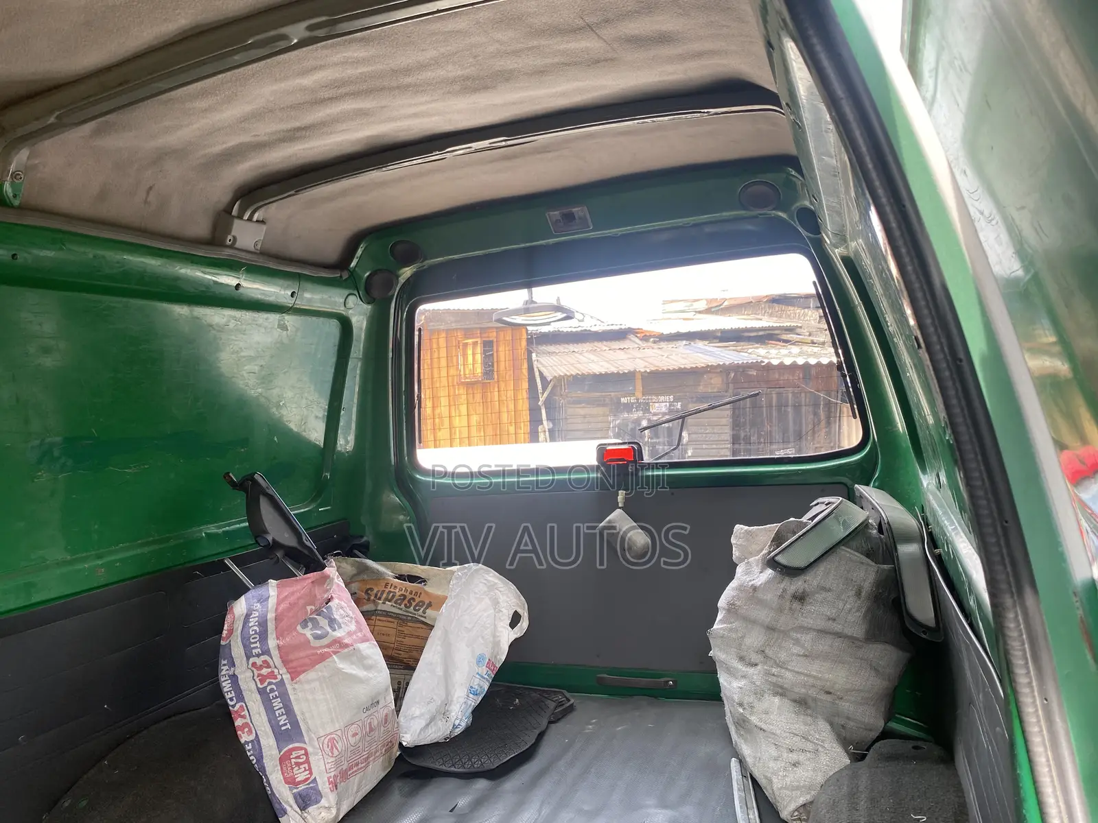 Mitsubishi L300 2000 Green