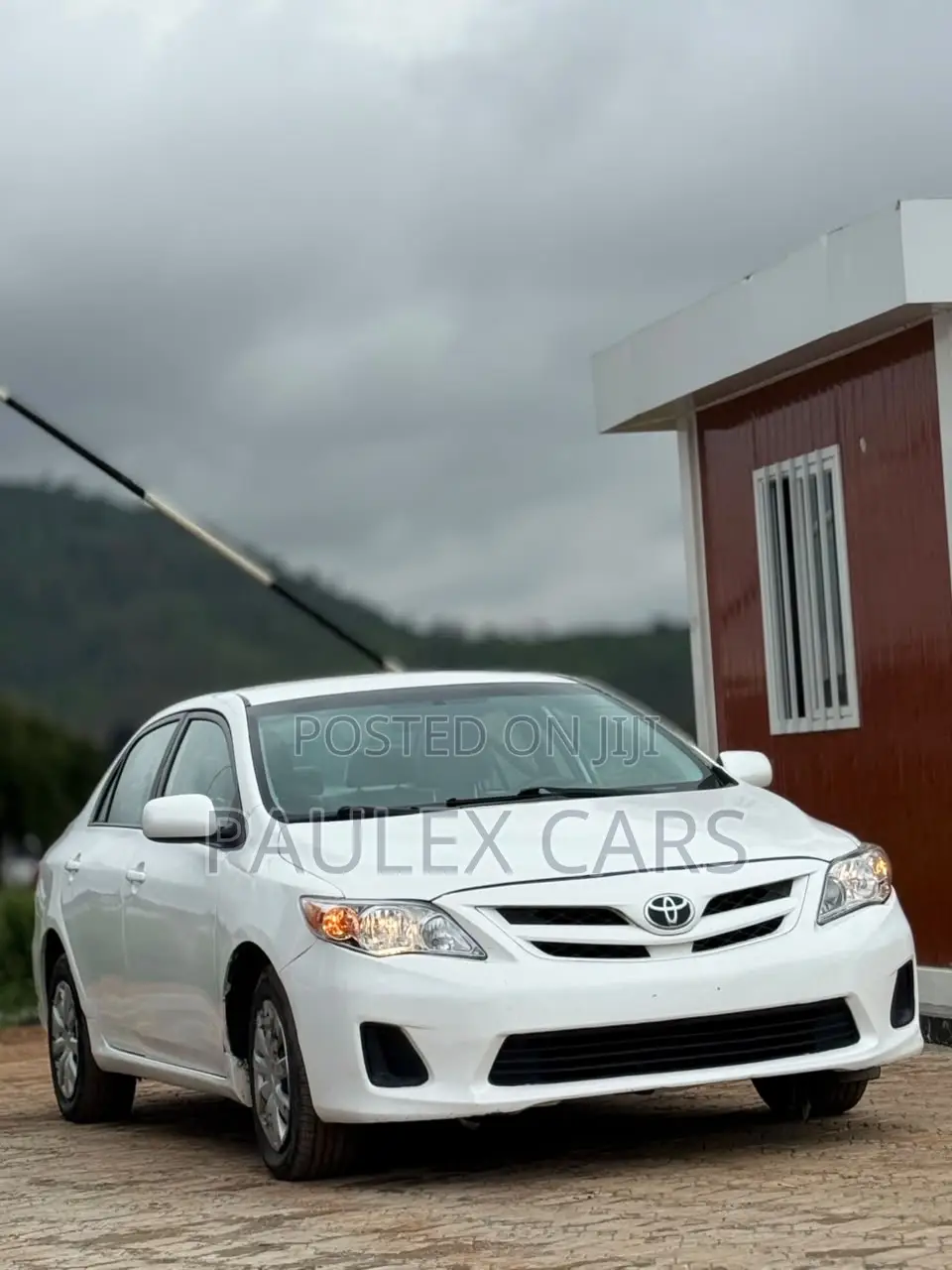 Toyota Corolla LE 4dr Sedan (1.8L 4cyl 4A) 2012 White