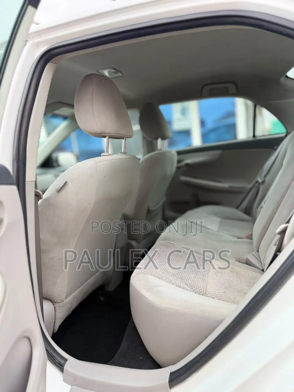 Toyota Corolla LE 4dr Sedan (1.8L 4cyl 4A) 2012 White
