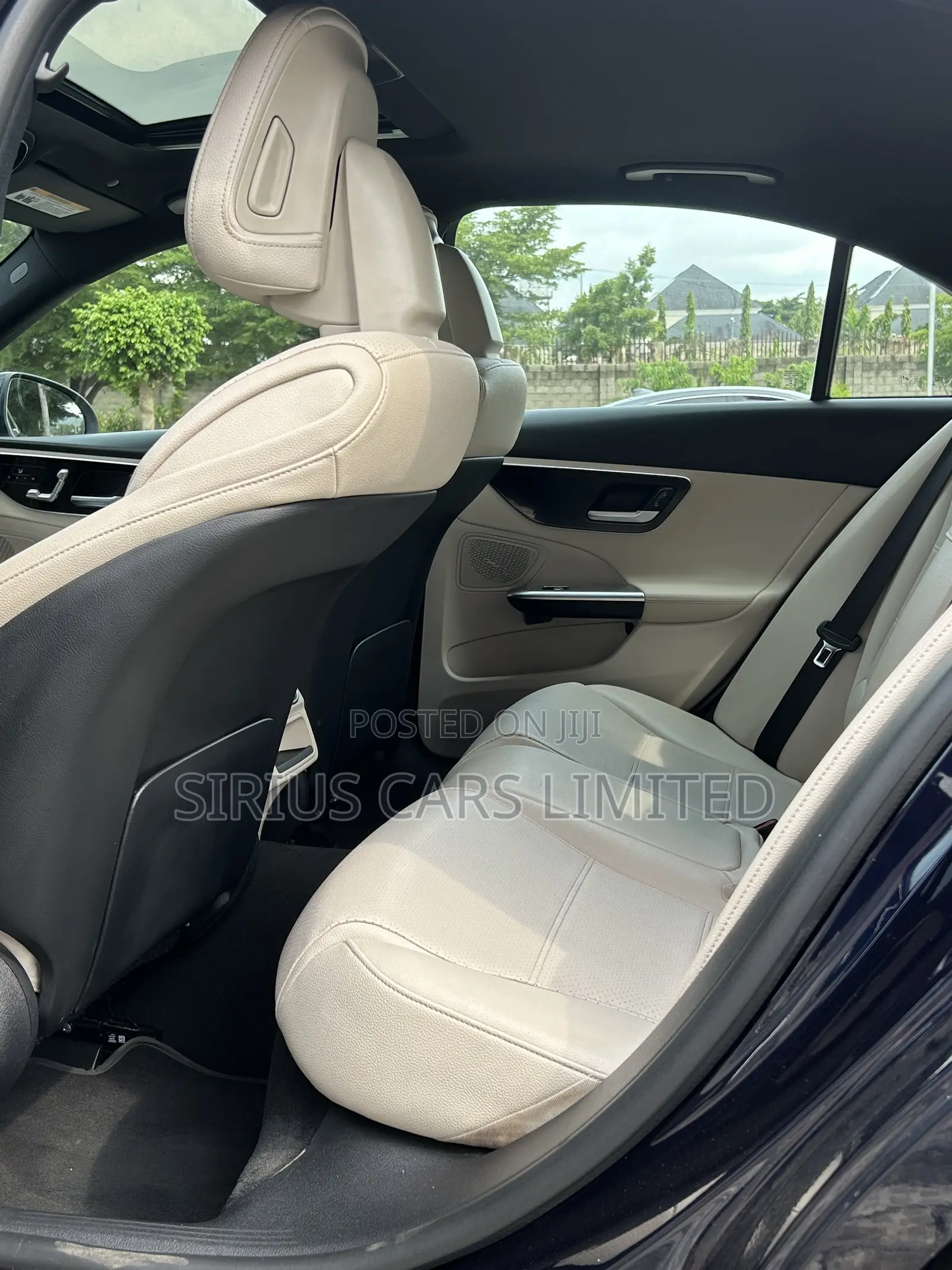 Mercedes-Benz C300 2022 Blue
