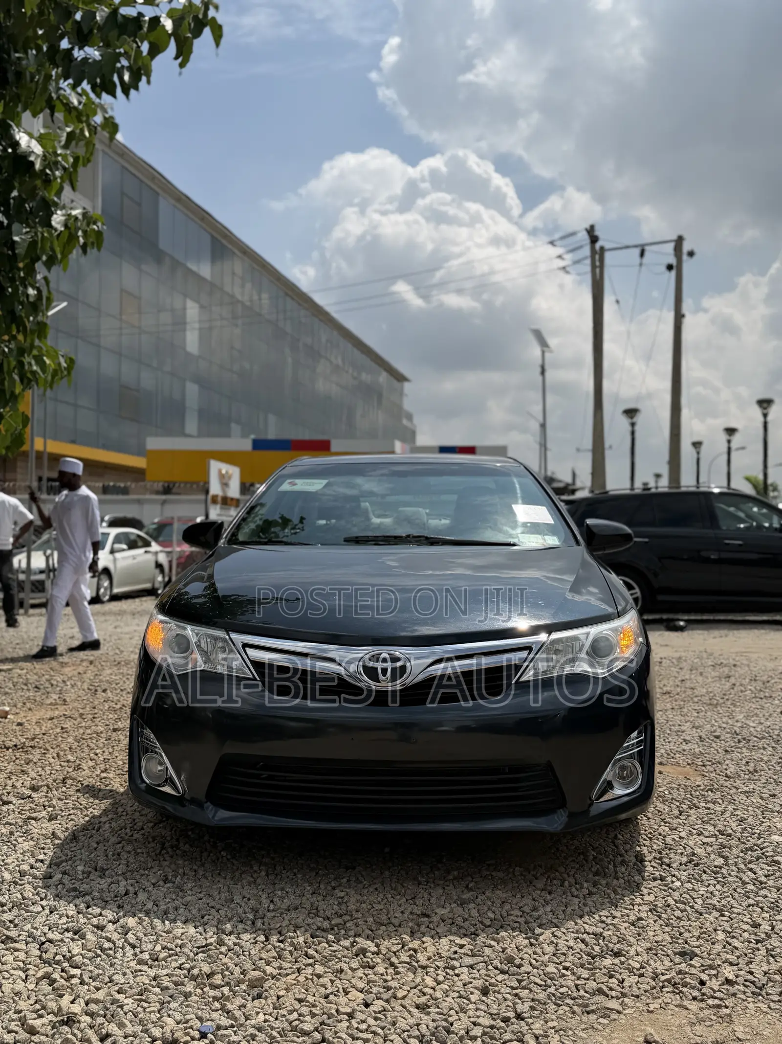 Toyota Camry SE 4dr Sedan (2.5L 4cyl 6A) 2013 Gray