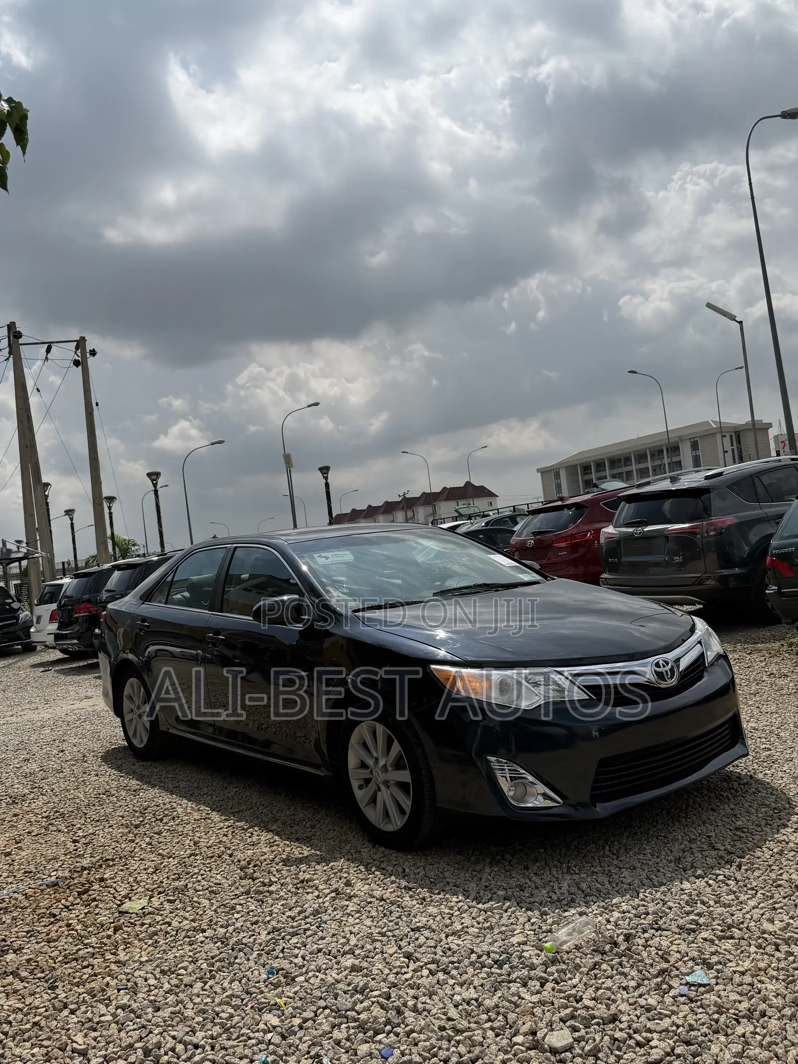 Toyota Camry SE 4dr Sedan (2.5L 4cyl 6A) 2013 Gray