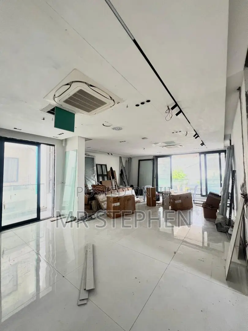 5bdrm Duplex in Banana Island for sale
