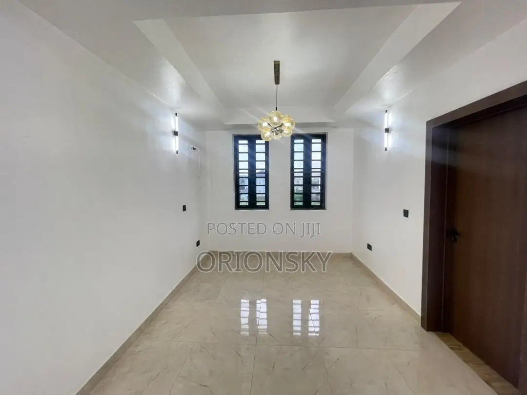 4bdrm Duplex in Bode Thomas for sale