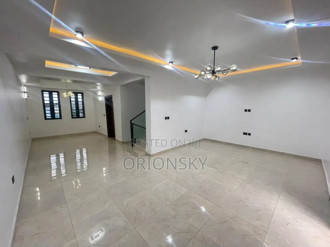 4bdrm Duplex in Bode Thomas for sale