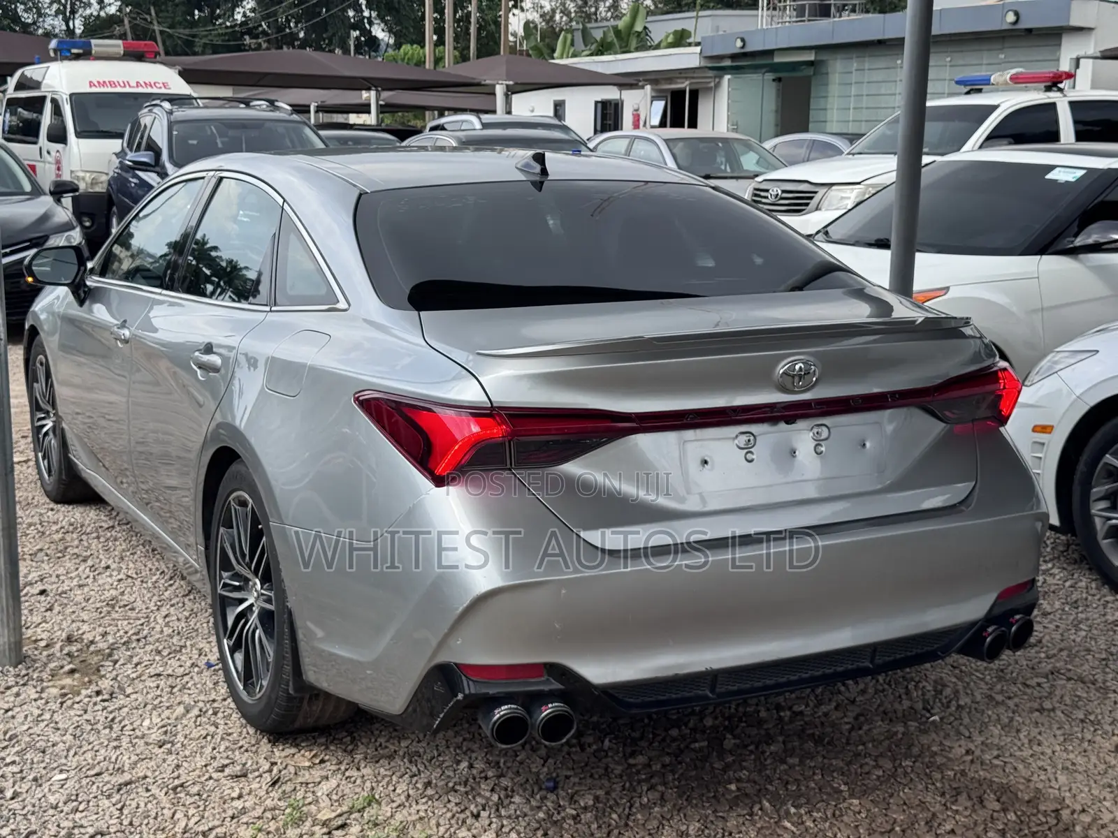 Toyota Avalon XLE FWD Sedan (3.5L V6 8A) 2019 Silver