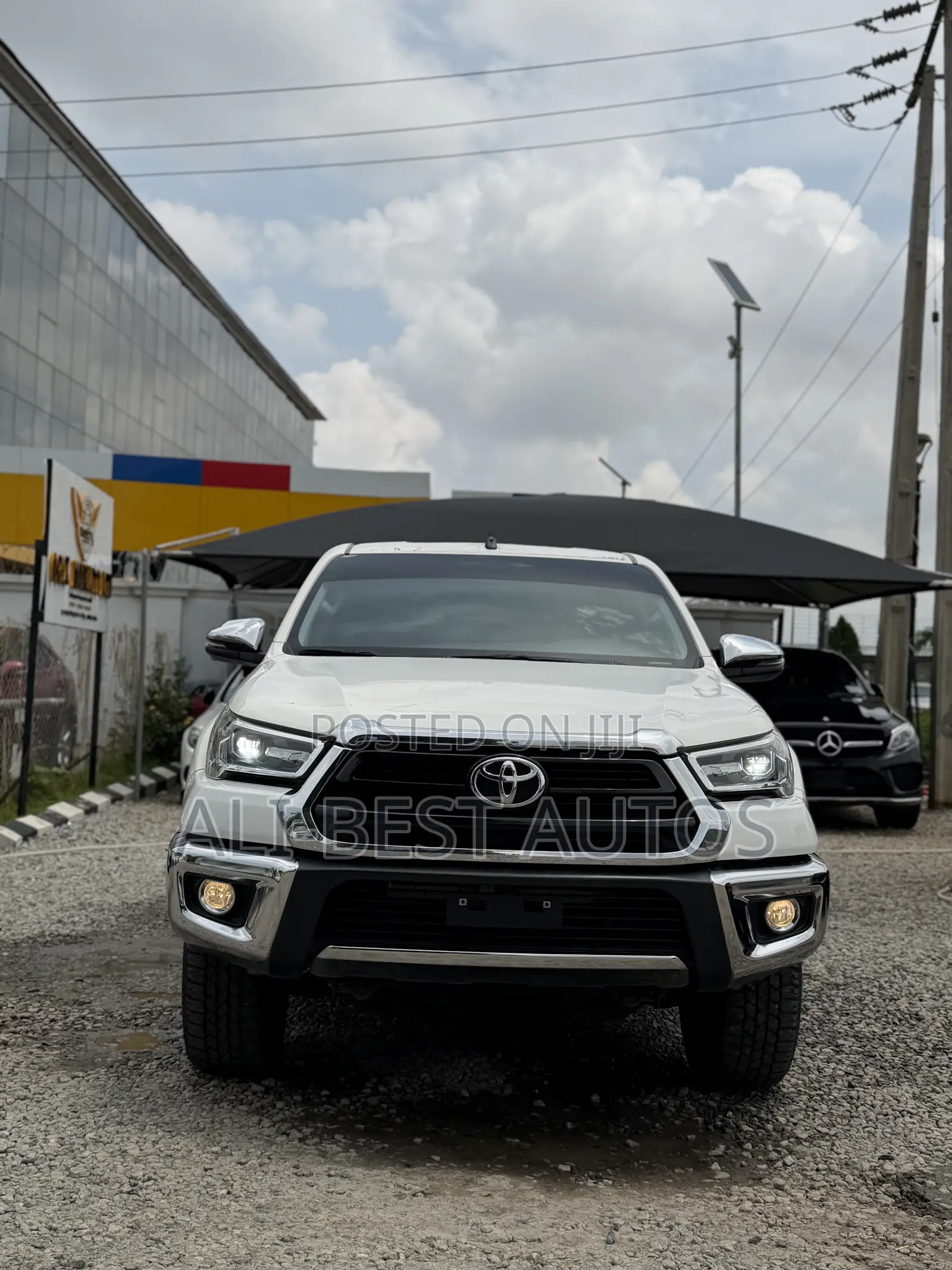 Toyota Hilux 2023 White