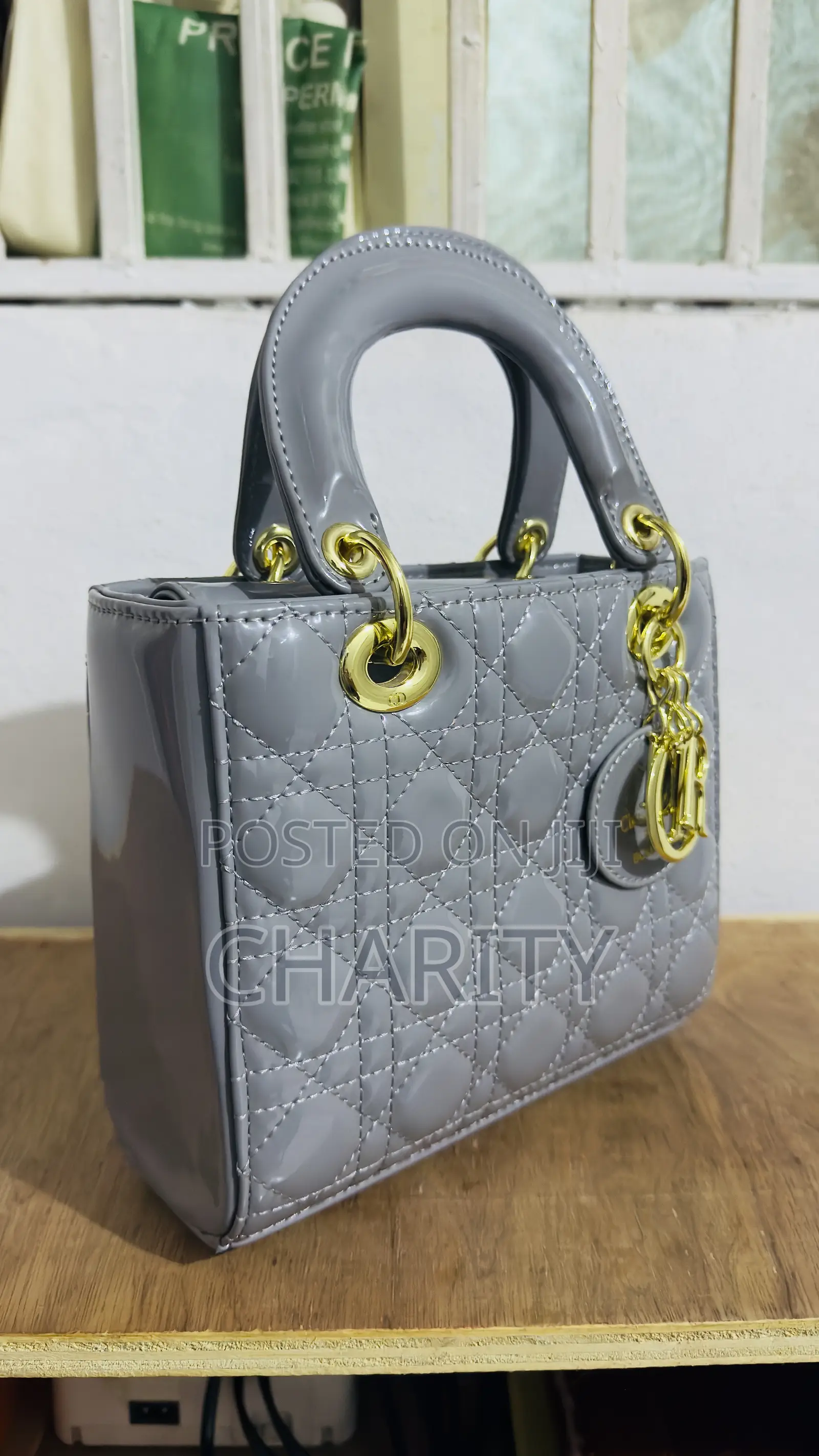 Luxury Lady-Style Quilted Handbag – Grey With Gold Hardware
