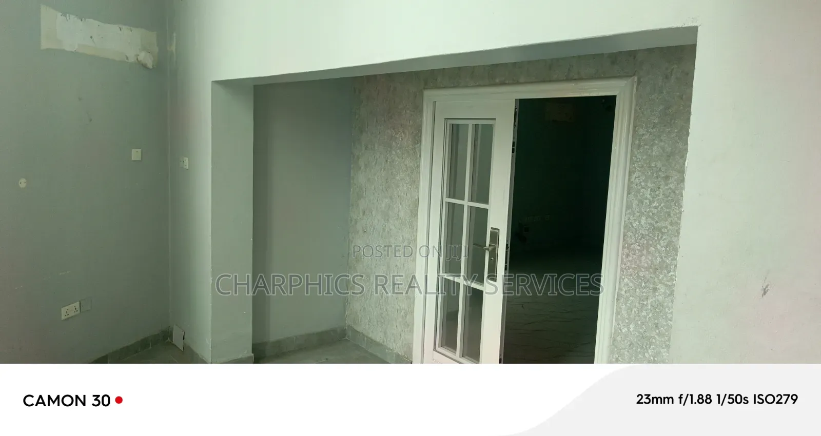 5bdrm Duplex in Ogunlana for sale
