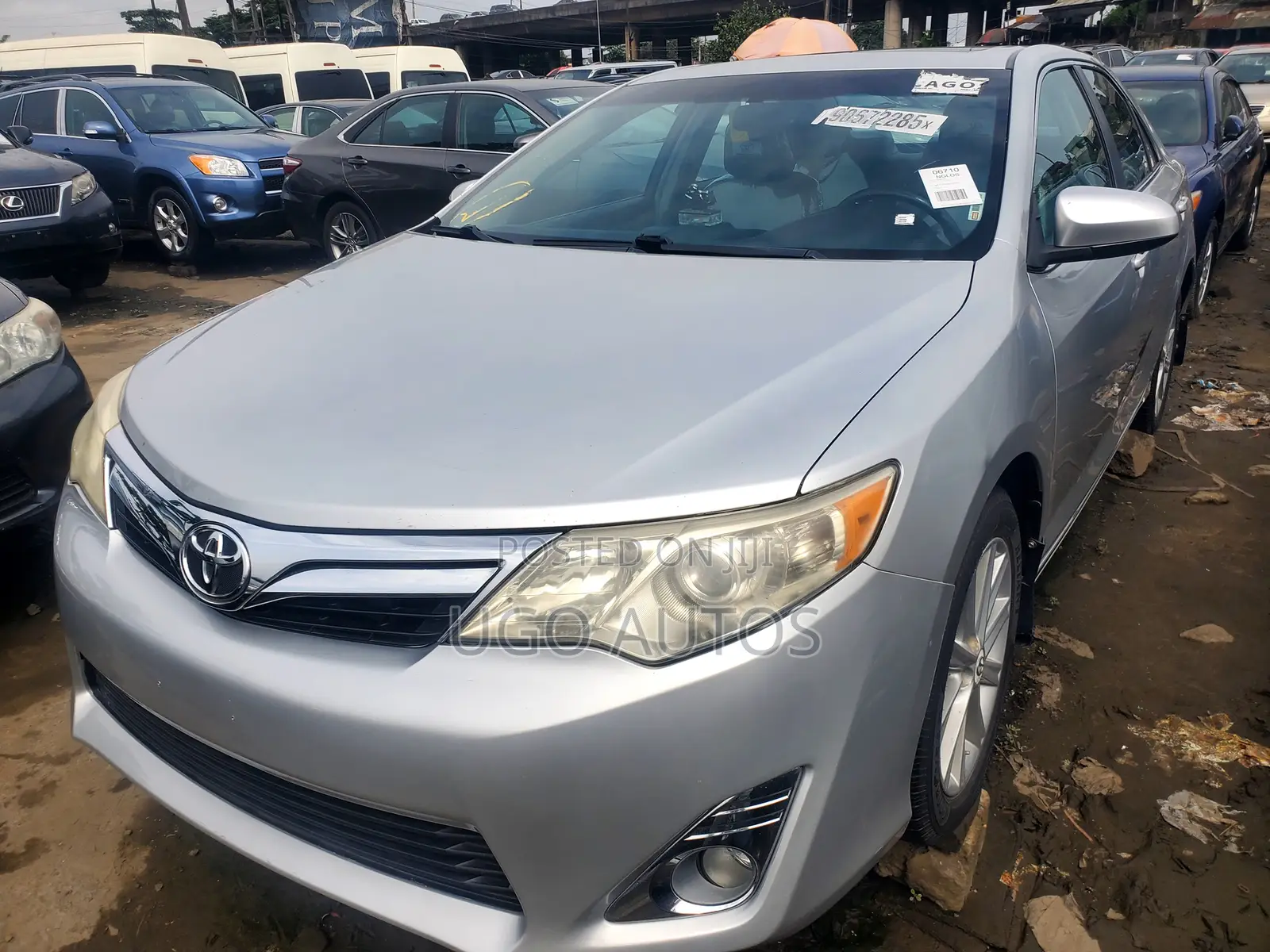 Toyota Camry XLE 4dr Sedan (2.5L 4cyl 6A) 2012 Silver
