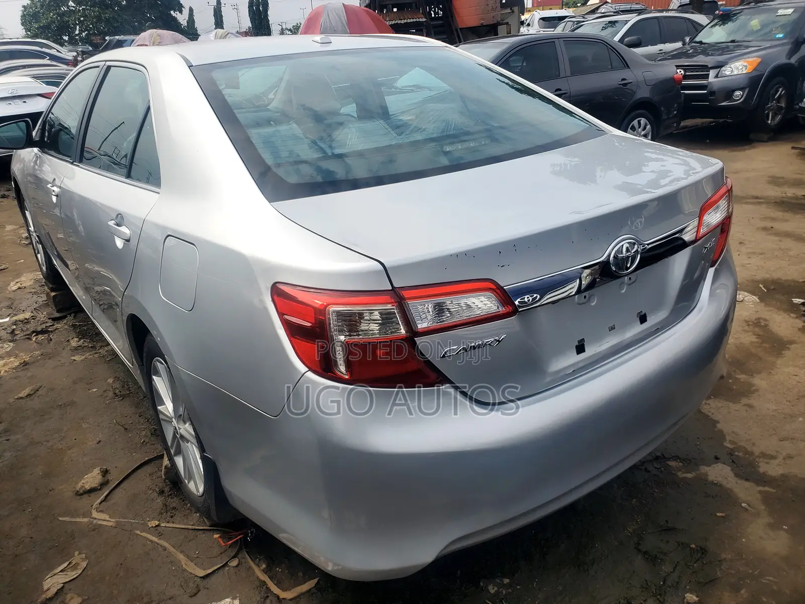 Toyota Camry XLE 4dr Sedan (2.5L 4cyl 6A) 2012 Silver