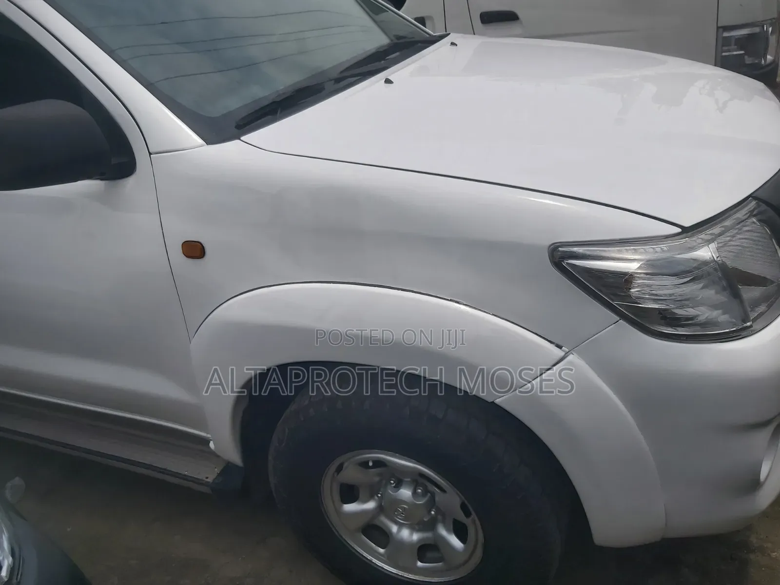 Toyota Hilux SR5 4x4 2015 White