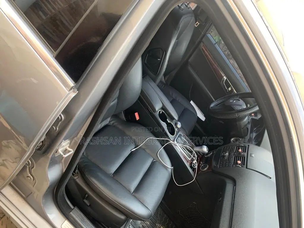 Mercedes-Benz C300 2009 Gray