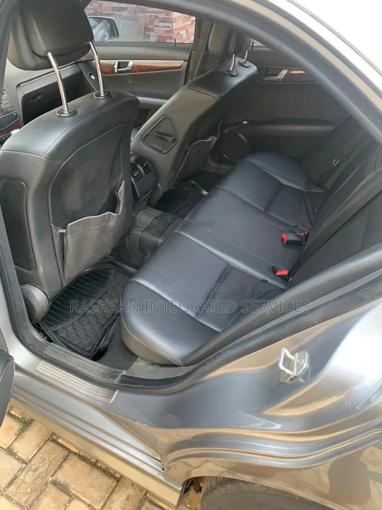 Mercedes-Benz C300 2009 Gray