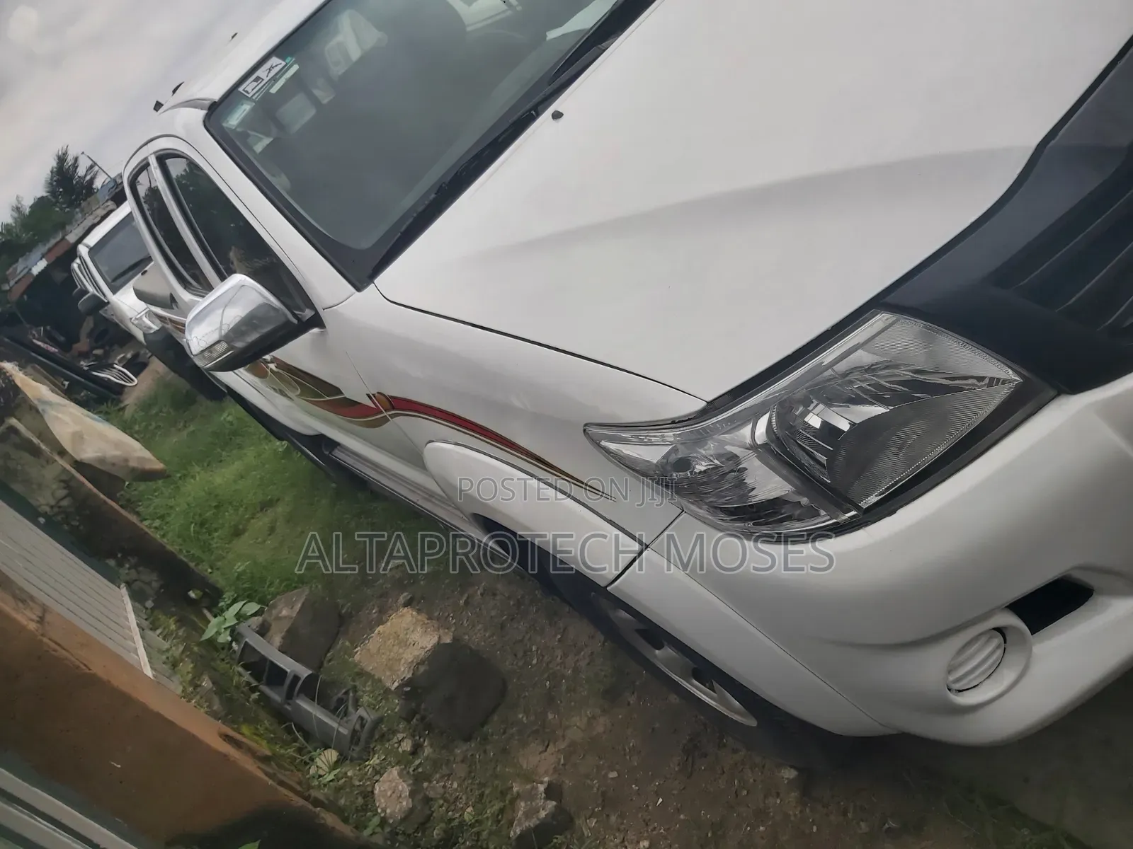 Toyota Hilux SR5 4x4 2013 White