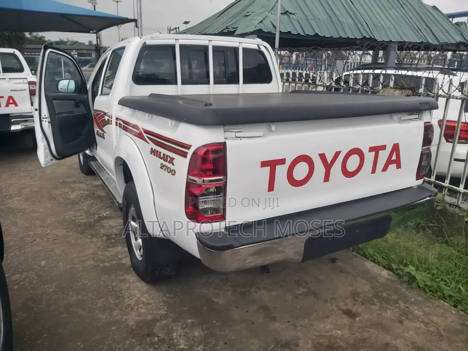 Toyota Hilux SR5 4x4 2013 White