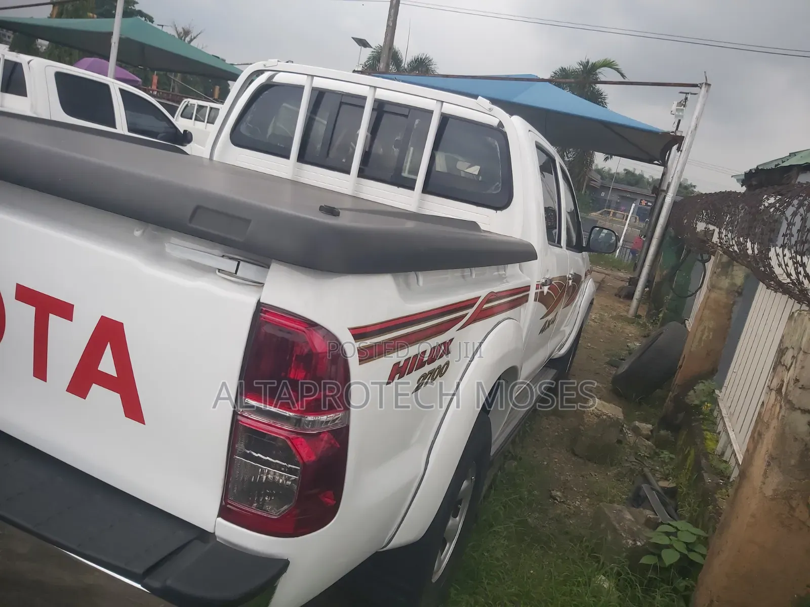 Toyota Hilux SR5 4x4 2013 White