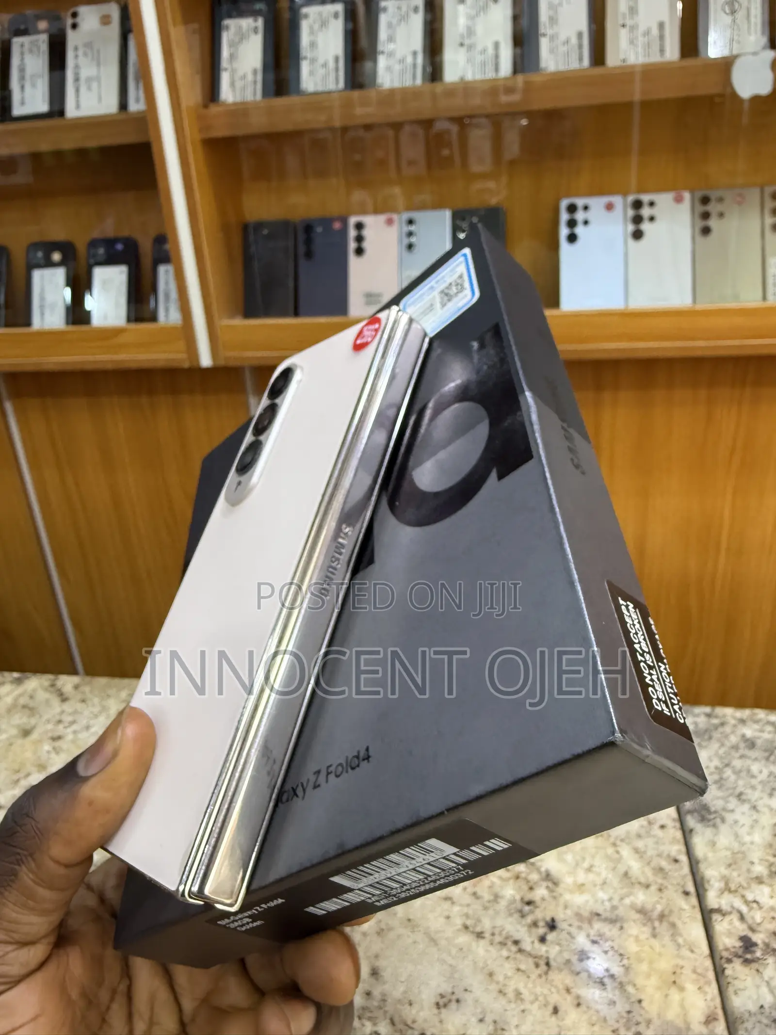 Samsung Galaxy Z Fold4 256 GB Gold