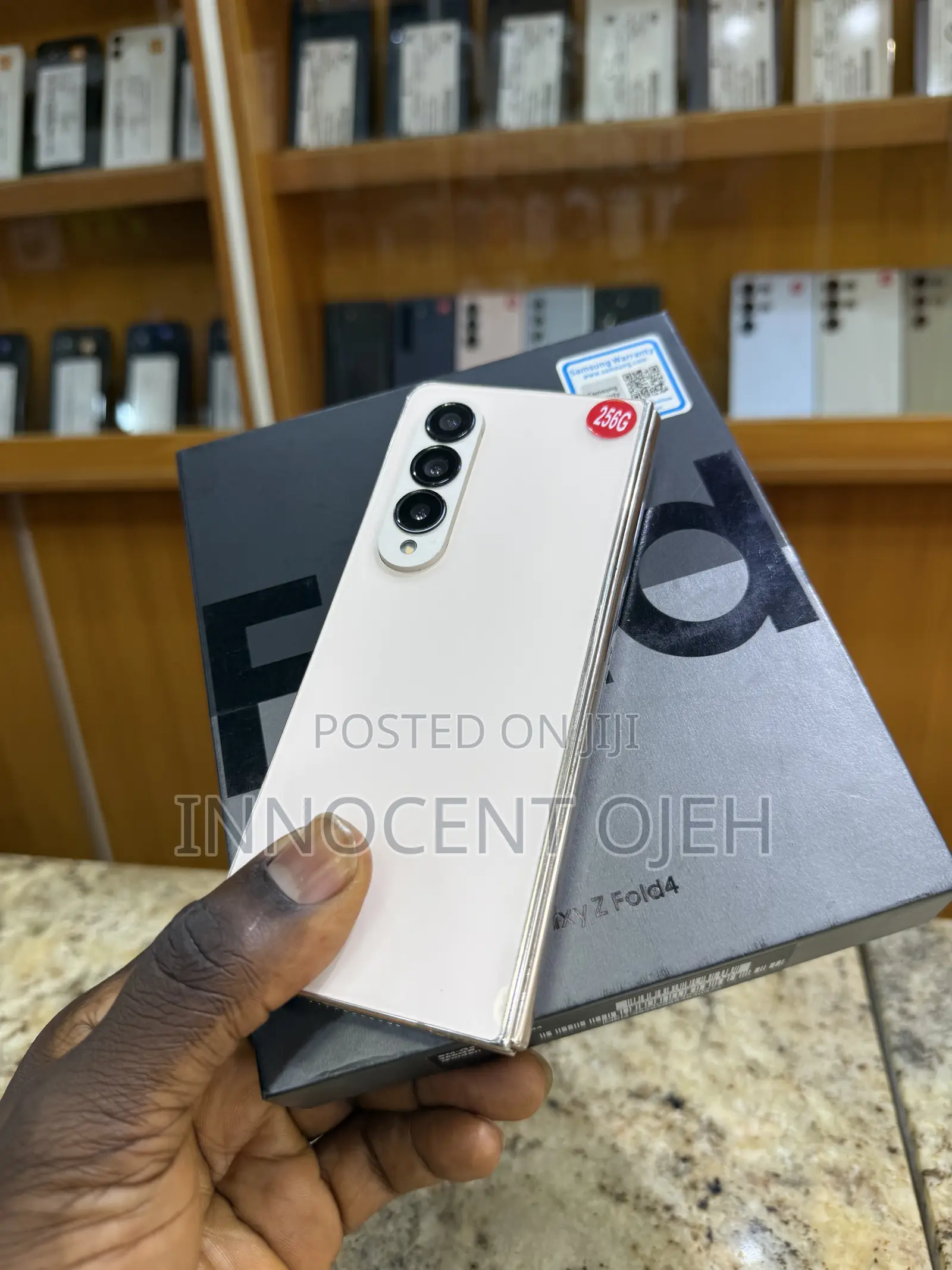 Samsung Galaxy Z Fold4 256 GB Gold