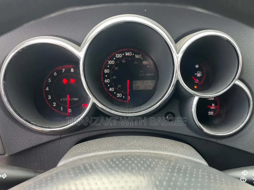 Pontiac Vibe 2005 Gray