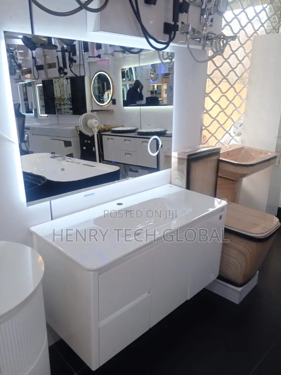 Cabinet Basin With Mirror