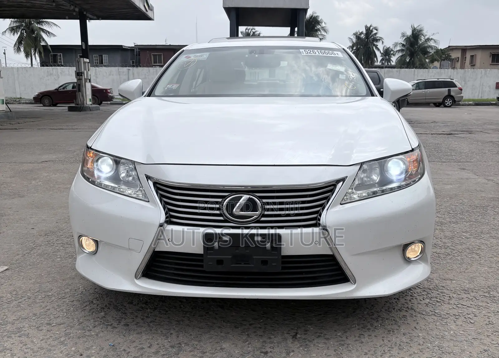 Lexus ES 350 FWD 2013 White