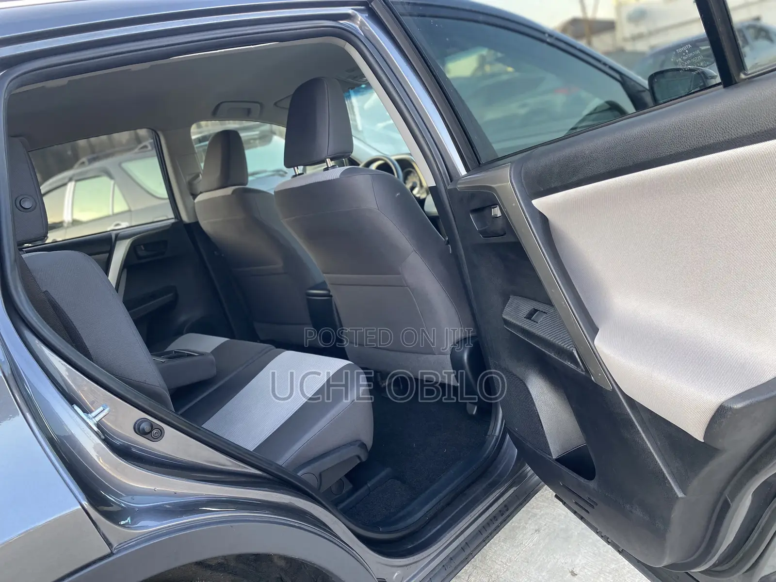 Toyota RAV4 LE 4dr SUV AWD (2.5L 4cyl 6A) 2015