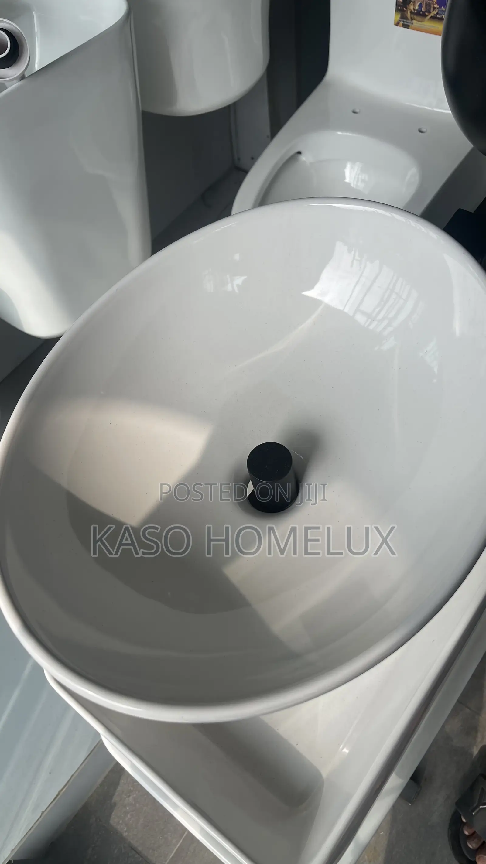 Oval Shaped White Color Countertop Basin